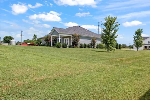 Exterior - 26 Mimosa Dr, Decherd, TN 37324 photo 7 of 9
