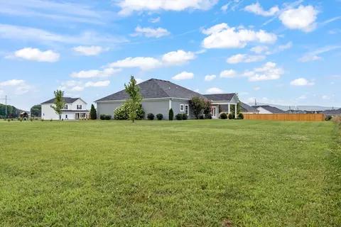 Exterior - 26 Mimosa Dr, Decherd, TN 37324 photo 8 of 9