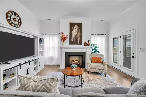 Living - 3626 Jacaranda Ln, Murfreesboro, TN 37129 photo 1 of 1