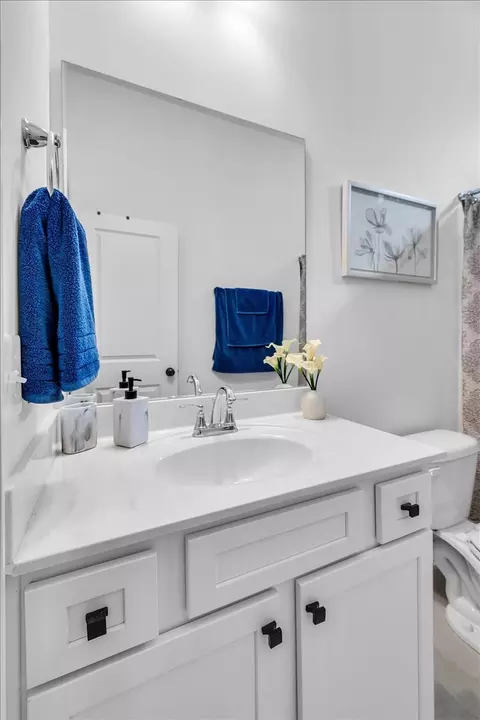 Bath - 3626 Jacaranda Ln, Murfreesboro, TN 37129 photo 2 of 4