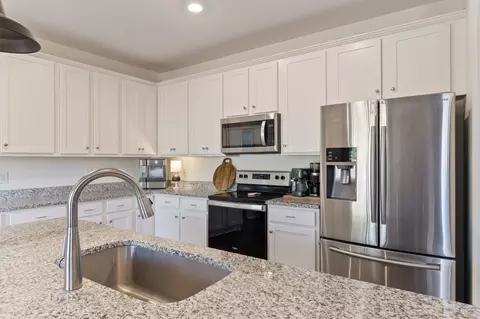 Kitchen - 6018 Cavalry Ct, Spring Hill, TN 37174 photo 4 of 5