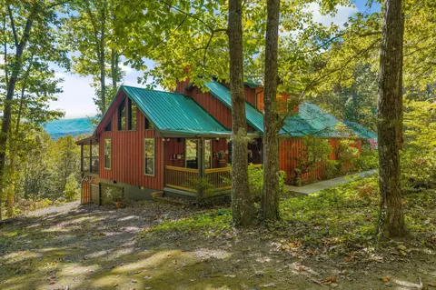 2848 Mountain Blvd, Sevierville, TN 37876