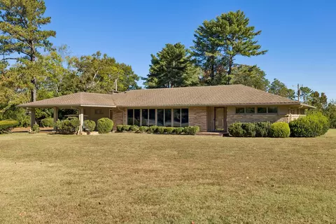 1111 Manor Rd, Columbia, TN 38401