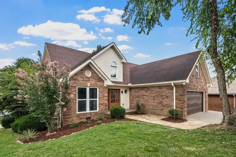 204 Breakwater Dr, Hendersonville, TN 37075