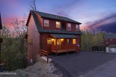 678 Stockton Dr, Sevierville, TN 37876