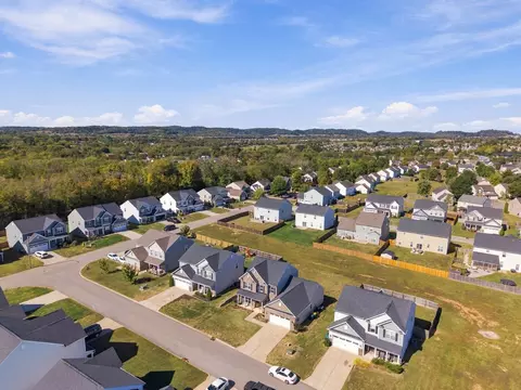 View/Area - 1002 Garrison Way, Spring Hill, TN 37174 photo 4 of 5