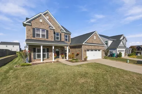 Exterior - 1002 Garrison Way, Spring Hill, TN 37174 photo 2 of 4