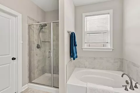 Bath - 1002 Garrison Way, Spring Hill, TN 37174 photo 1 of 3