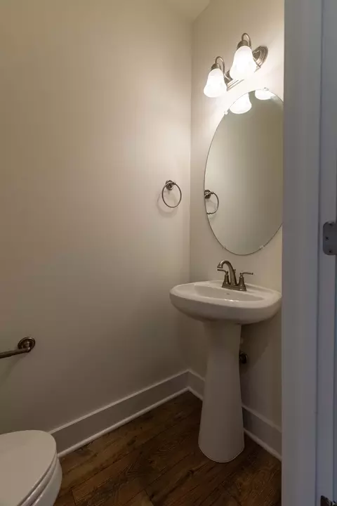 Bath - 7108 Gracious Dr, Franklin, TN 37064 photo 5 of 7