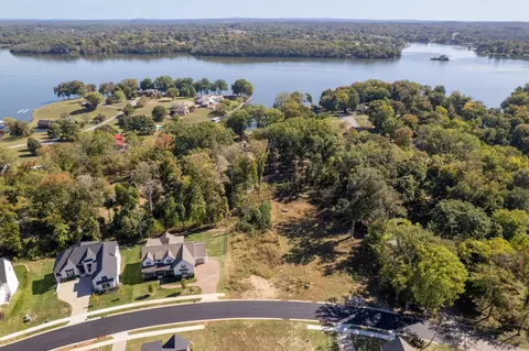 338 Raintree Dr, Hendersonville, TN 37075