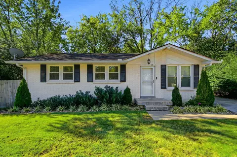 110 Carden St, Hendersonville, TN 37075