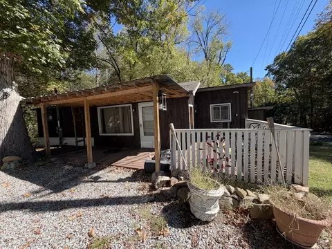 1946 Bluff Mountain Rd, Sevierville, TN 37876