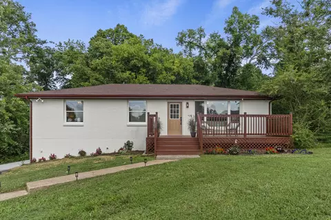 108 Greenlawn Dr, Hendersonville, TN 37075
