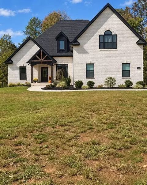 422 Young Ln, Pleasant View, TN 37146