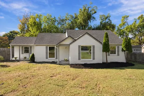 1120 Kenwood Dr, Nashville, TN 37216