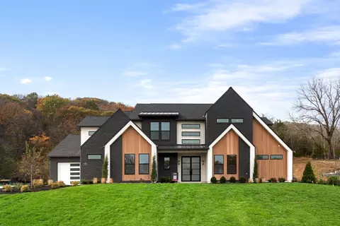 7027 Hyde Park Trl, College Grove, TN 37046
