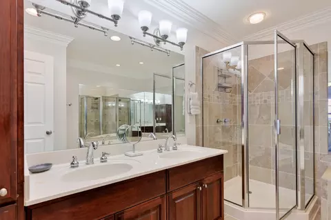Bath - 7100 Dale Ridge Rd #E-4, Lancaster, TN 38569 photo 2 of 5