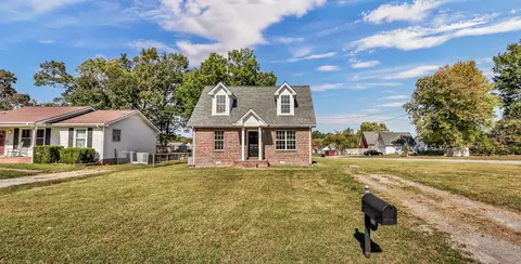 727 Inver Ln, Clarksville, TN 37042