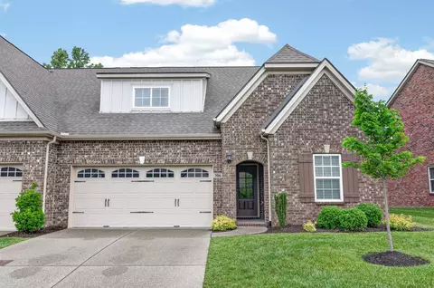 906 Meadowcrest Way, Lebanon, TN 37090