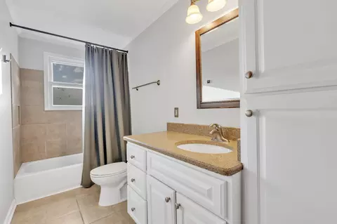Bath - 208 General Forrest Dr, Springfield, TN 37172 photo 1 of 2