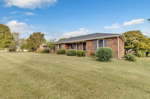 Exterior - 208 General Forrest Dr, Springfield, TN 37172 photo 2 of 3