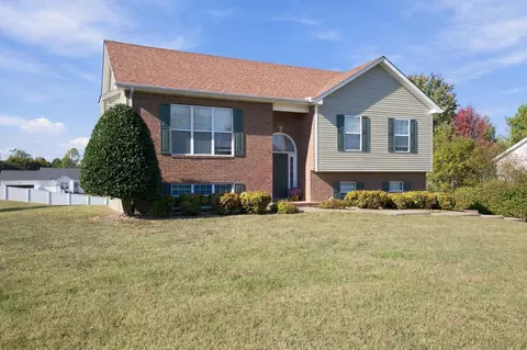 384 Dixie Ln, Pleasant View, TN 37146