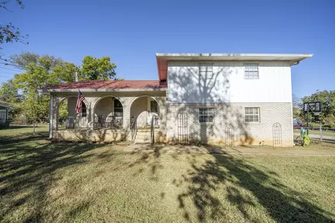 208 Forrest Ave, Clifton, TN 38425