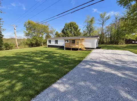 215 Flat Rock Rd, Lebanon, TN 37090