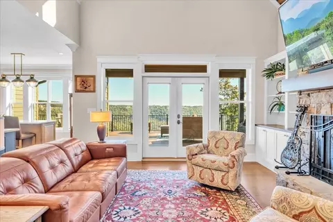 Living - 665 Crockett Loop, Jasper, TN 37347 photo 1 of 4