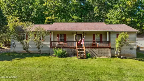 175 Alpine Dr, Lenoir City, TN 37771