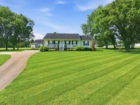 106 Christina Dr, Columbia, TN 38401