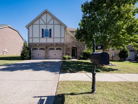 504 Cloverhill Ln, Lebanon, TN 37090
