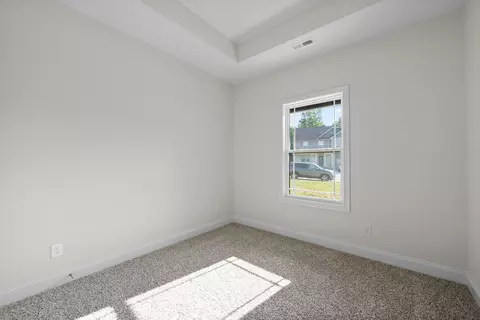 Bedroom - 34 Rustic Pnes, Dover, TN 37058 photo 3 of 10