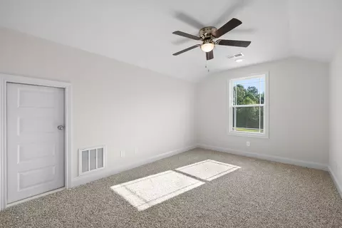 Bedroom - 34 Rustic Pnes, Dover, TN 37058 photo 9 of 10