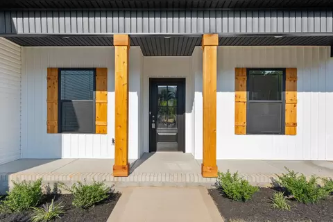 Exterior - 34 Rustic Pnes, Dover, TN 37058 photo 3 of 7