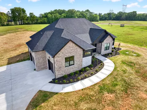 Exterior - 18 Rustic Pnes, Dover, TN 37058 photo 8 of 10