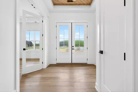 Entry Way - 18 Rustic Pnes, Dover, TN 37058 photo 1 of 8