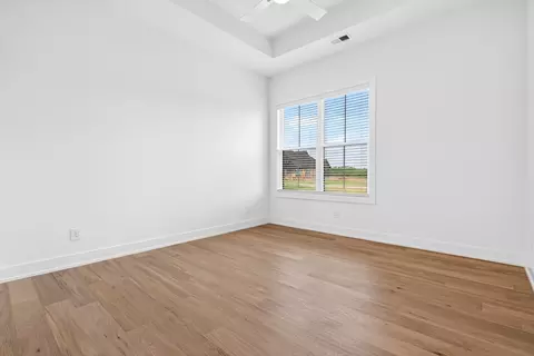 Bedroom - 18 Rustic Pnes, Dover, TN 37058 photo 3 of 4