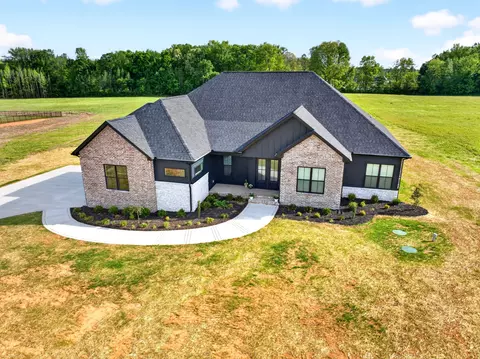 Exterior - 18 Rustic Pnes, Dover, TN 37058 photo 6 of 10