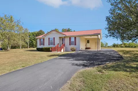 400 Cherokee Trl, Shelbyville, TN 37160
