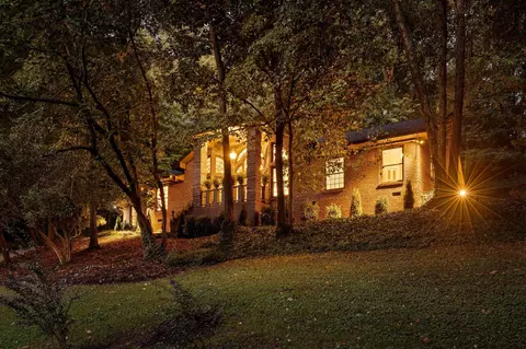 1724 Spring View Ln, Chattanooga, TN 37421