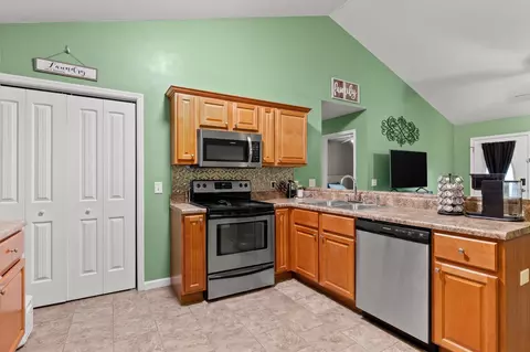 Kitchen - 3024 Pine Dr NE, Dalton, GA 30721 photo 3 of 3