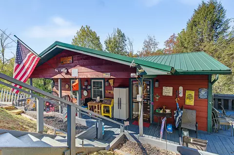 1725 Red Bone Way, Sevierville, TN 37876