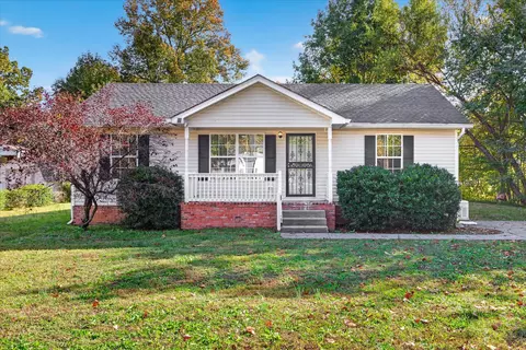 411 Buckeye Ln, Clarksville, TN 37042