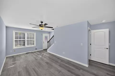 Living - 1430 E Main St, Murfreesboro, TN 37130 photo 3 of 4