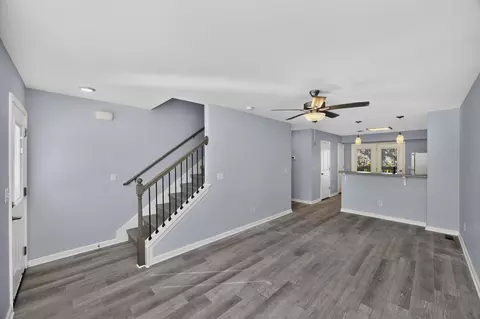 Living - 1430 E Main St, Murfreesboro, TN 37130 photo 2 of 4