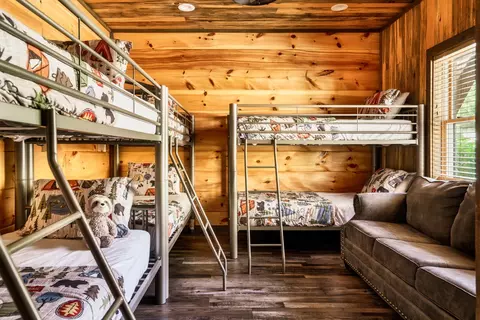 Bedroom - 2470 Hackberry Dr, Sevierville, TN 37862 photo 3 of 12