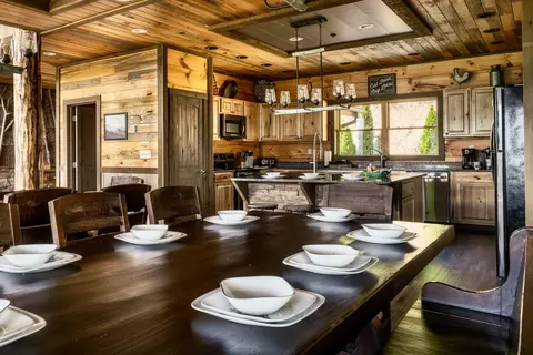 Dining - 2470 Hackberry Dr, Sevierville, TN 37862 photo 4 of 4
