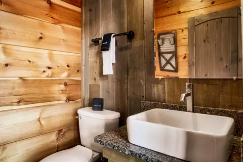 Bath - 2470 Hackberry Dr, Sevierville, TN 37862 photo 1 of 7