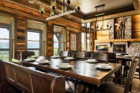 Dining - 2470 Hackberry Dr, Sevierville, TN 37862 photo 2 of 4